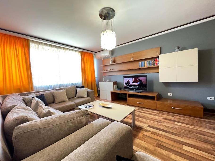 Air Albania Flat W/self Check In * Tirana
